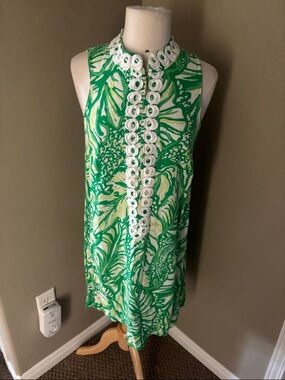 Lilly Pulitzer Green and White Sleeveless Floral Shift Dress